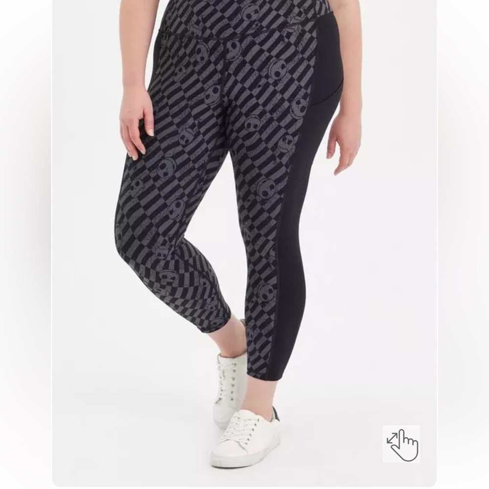 Torrid Jack Skellington black gray checkered Sz 3 legging Disney NBC